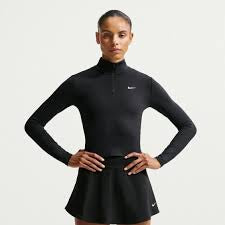 CONJUNTO DEPORTIVO CON FALDA